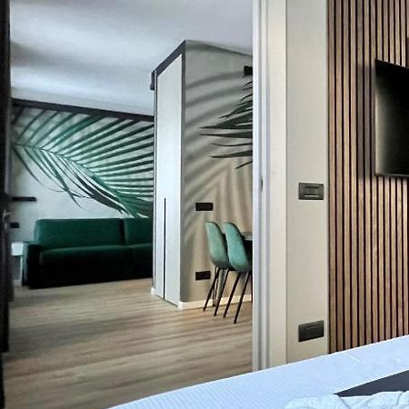 Prestige Duomo Apartment - Lake Комо Екстер'єр фото