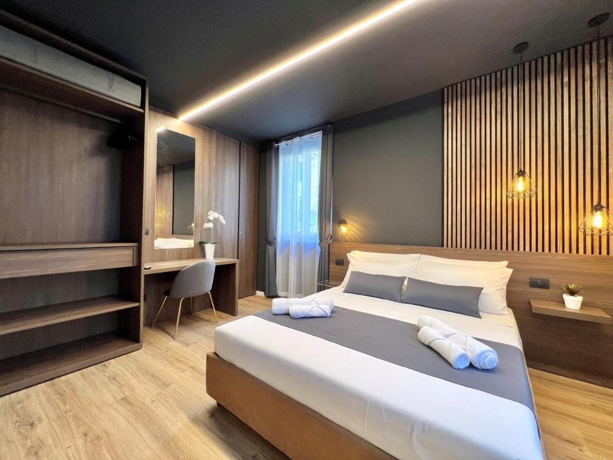 Prestige Duomo Apartment - Lake Комо Екстер'єр фото